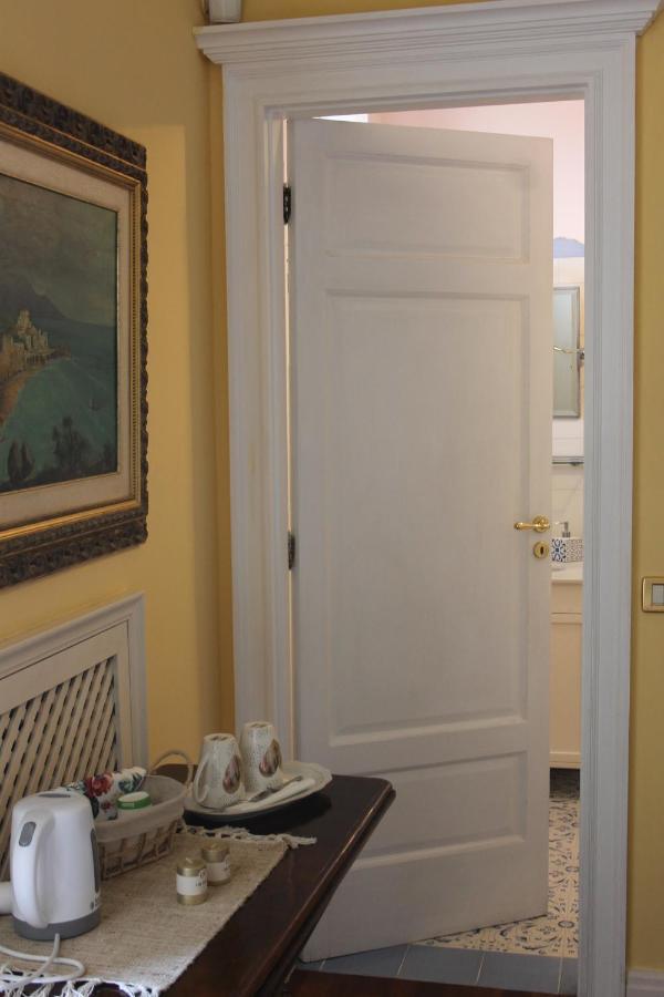 B&B Le Sorelle Napoli Bagian luar foto