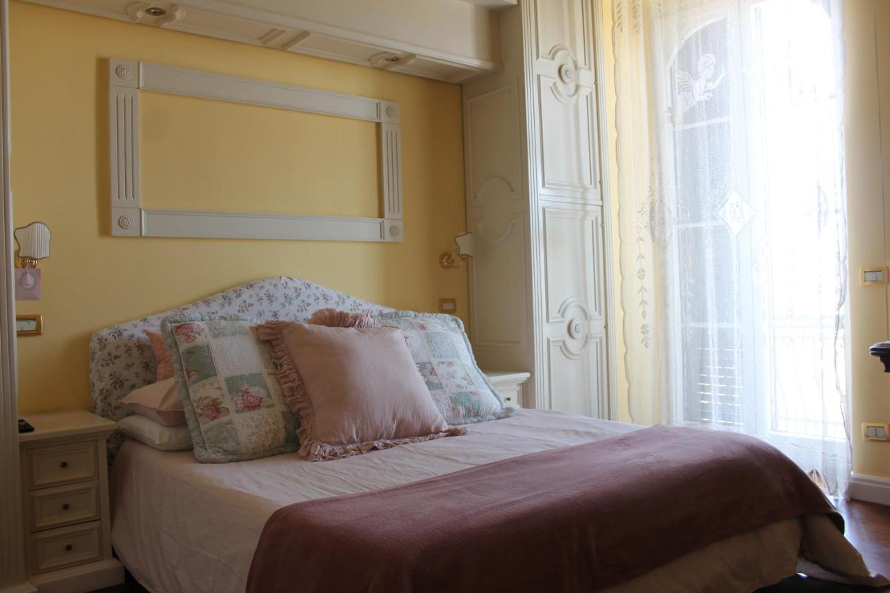 B&B Le Sorelle Napoli Bagian luar foto