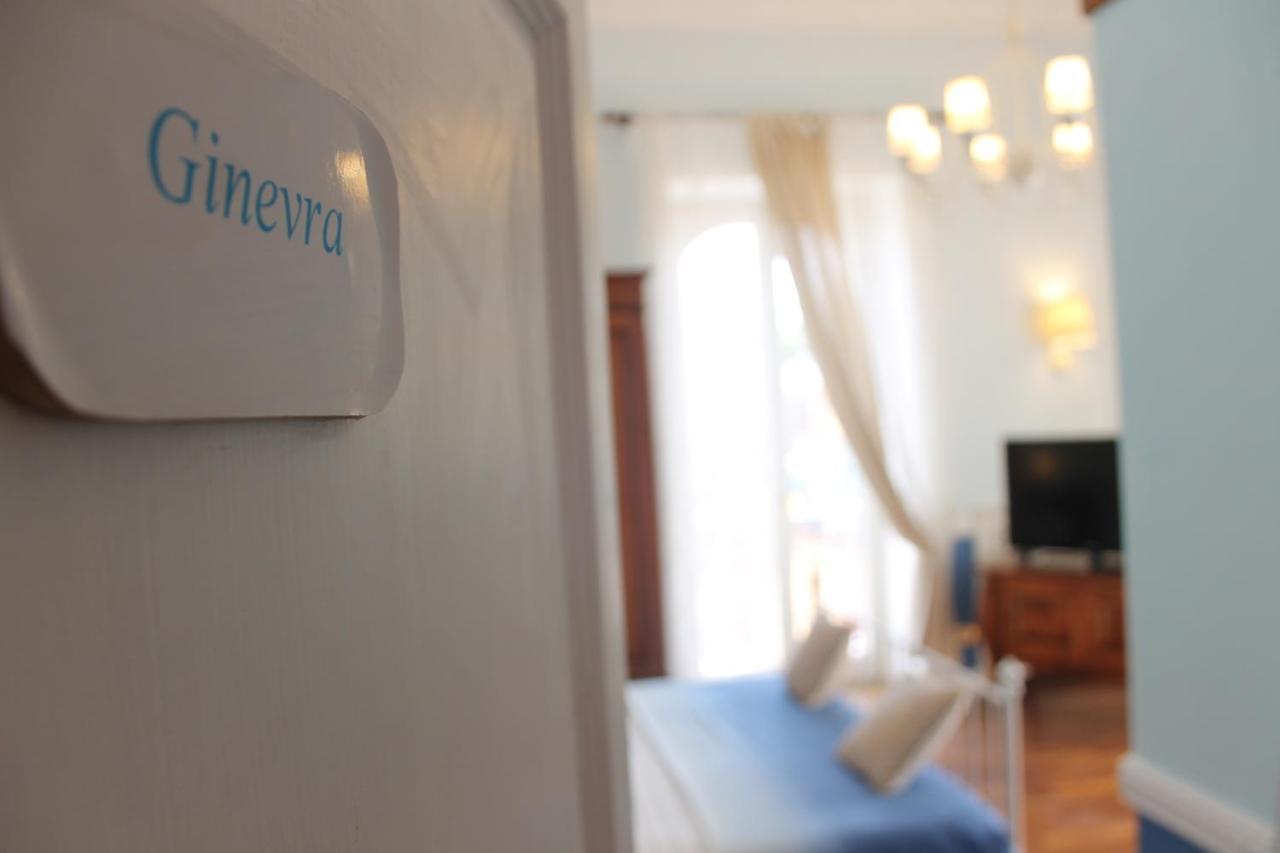 B&B Le Sorelle Napoli Bagian luar foto
