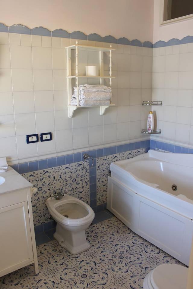 B&B Le Sorelle Napoli Bagian luar foto